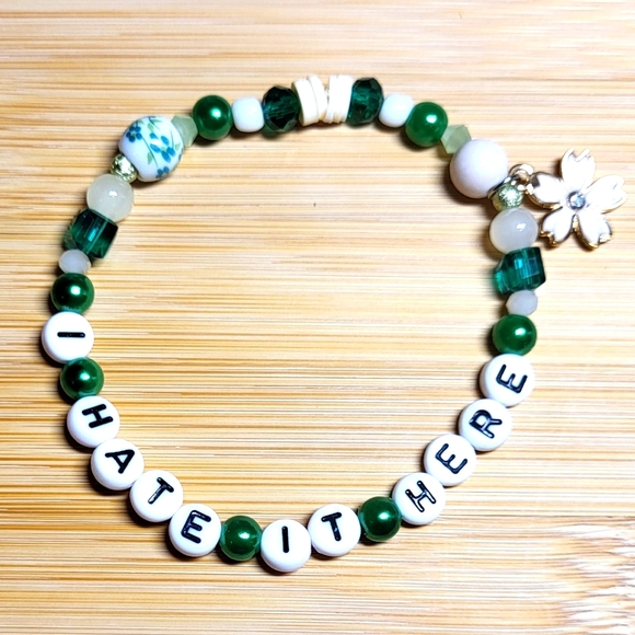 I hate it here- Taylor Swift Friendship Bracelet - Picture 2 of 4